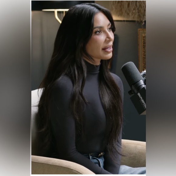 Skims essential mock neck long sleeve bodysuit s/m - Picture 2 of 12